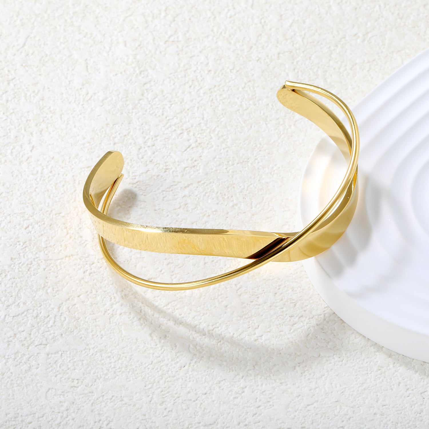 Bracelet bangle torsade dorée