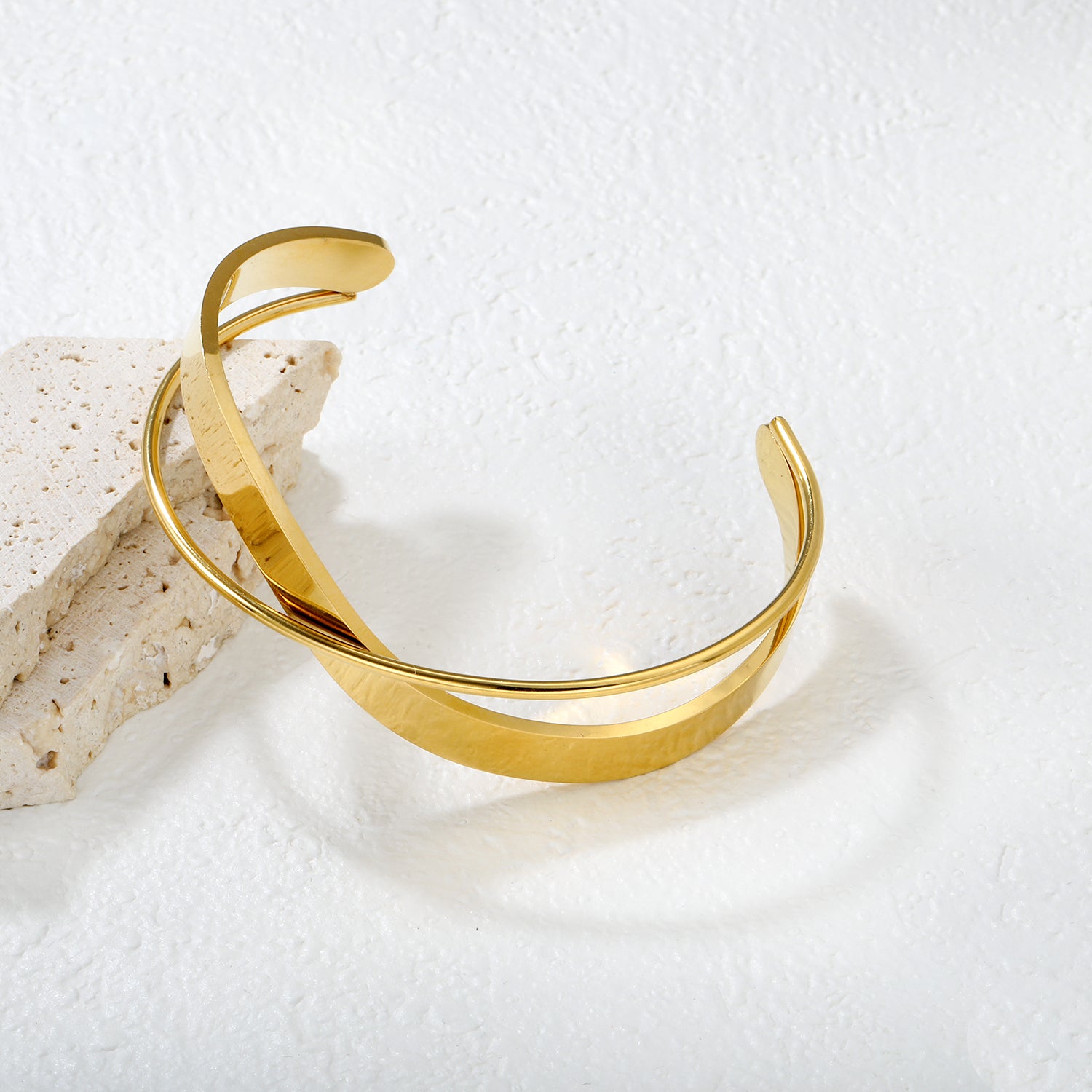 Bracelet bangle torsade dorée