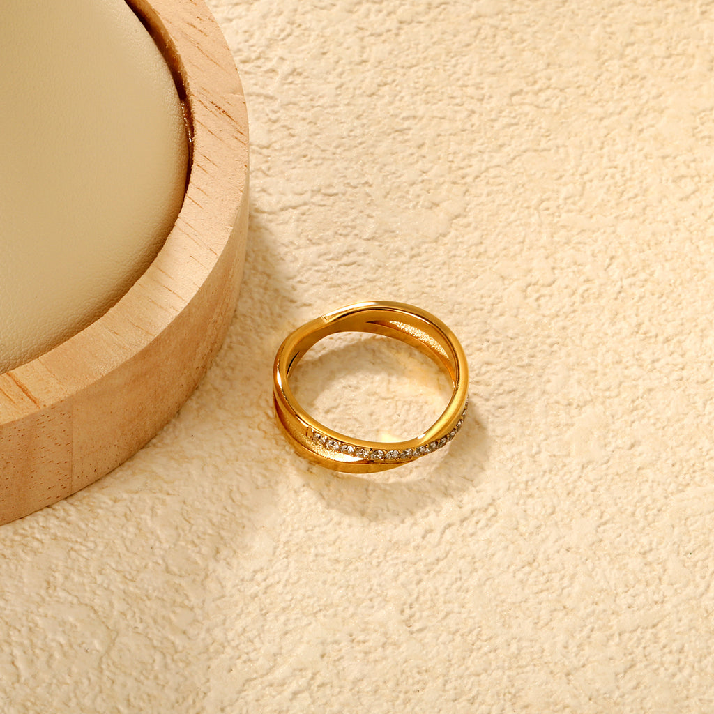 Bague entrecroiser dorée