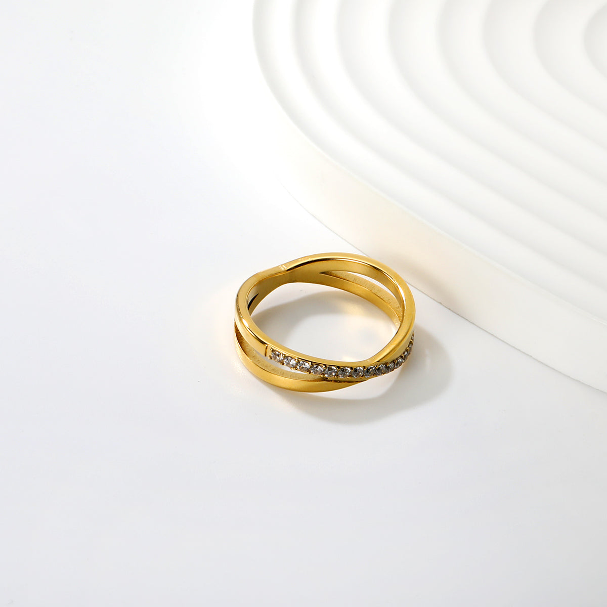 Bague entrecroiser dorée