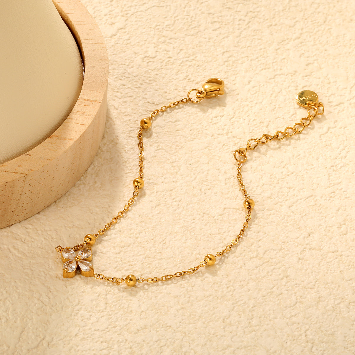 Bracelet fleurie dorée
