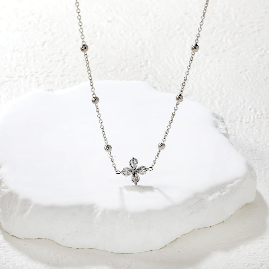 Collier fleur argenté