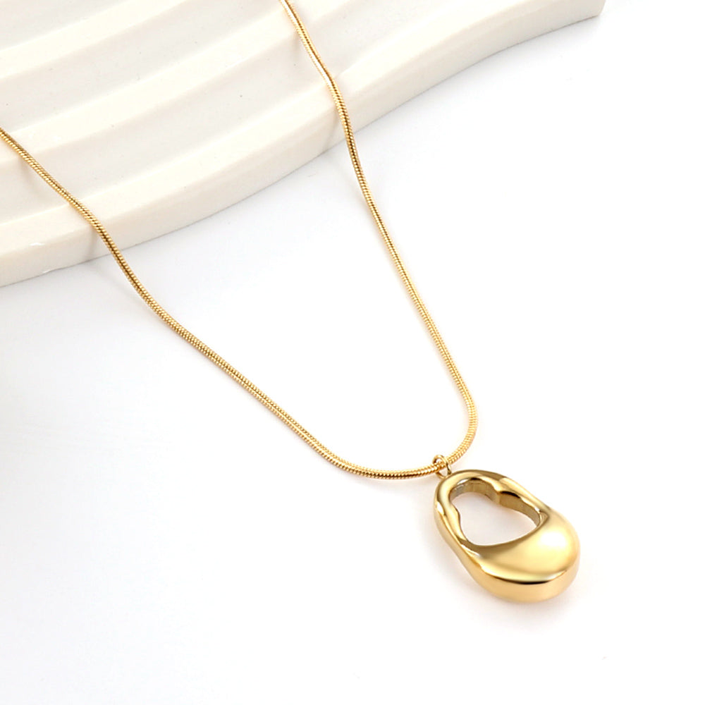 Collier oval dorée