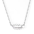 Collier plume argenté
